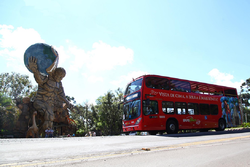 Ônibus Panorâmico Hop On Hop Off em Gramado e Canela Ingresso de 03 Dias