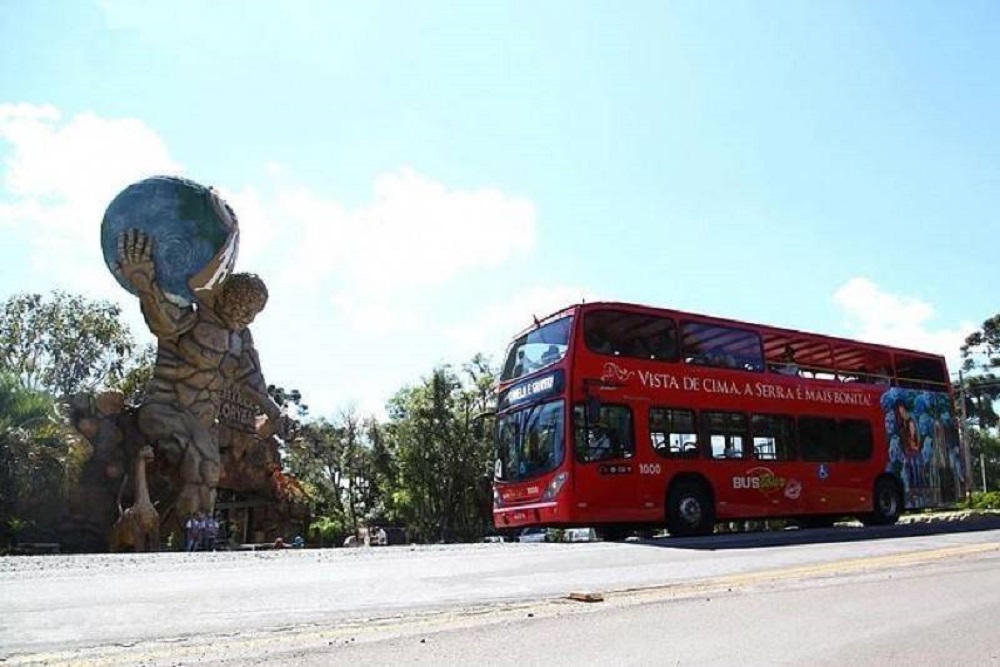Ônibus Panorâmico Hop On Hop Off em Gramado e Canela Ingresso de 02 Dias